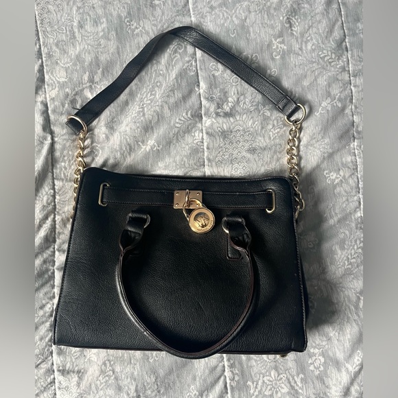 Micheal Kors Purse - Picture 1 of 3